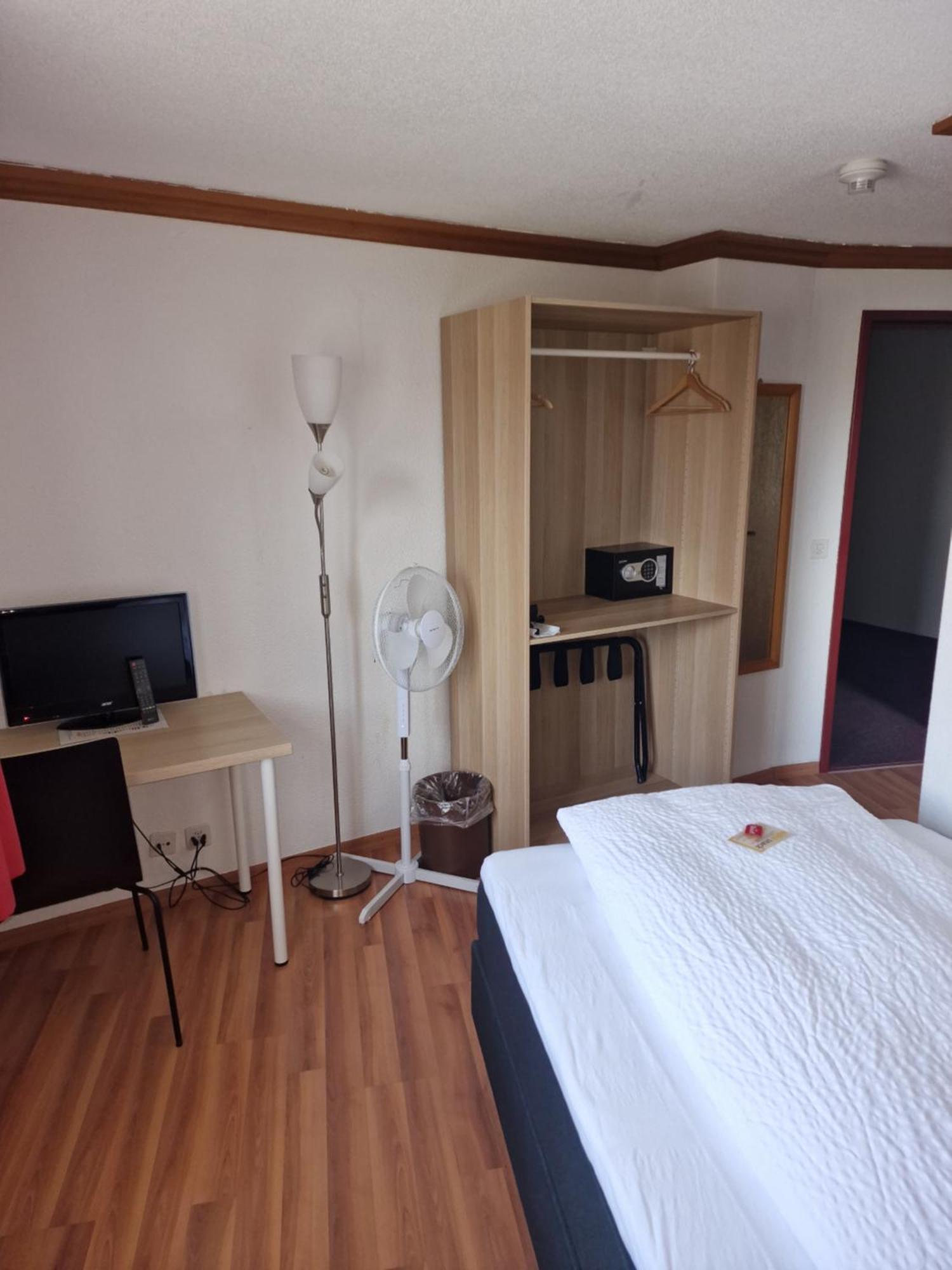 Hotel Alpha Тун Экстерьер фото
