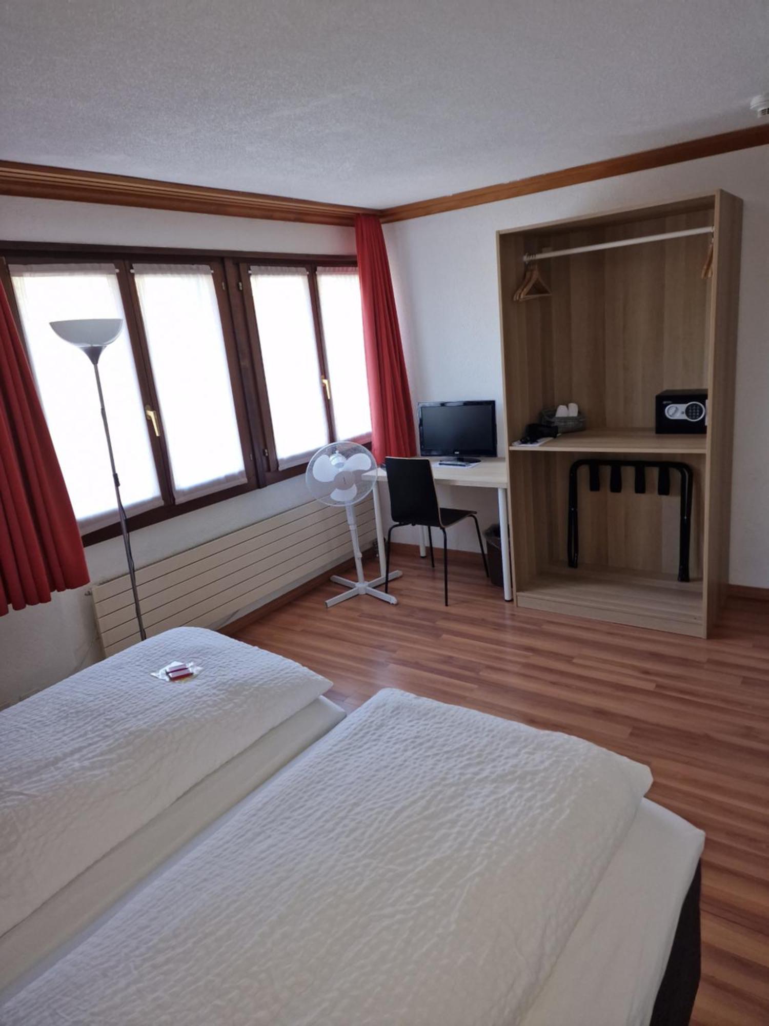 Hotel Alpha Тун Экстерьер фото