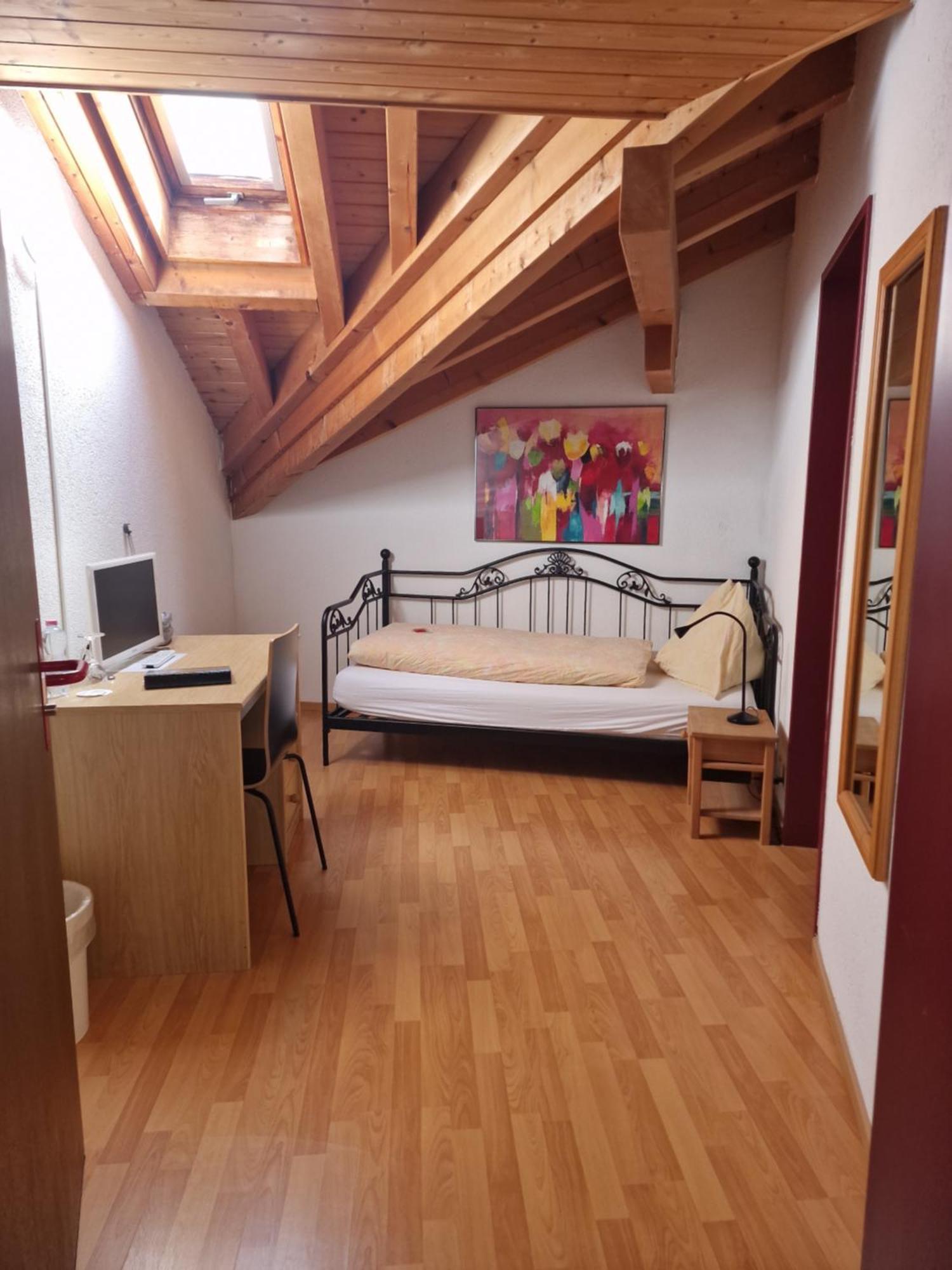 Hotel Alpha Тун Экстерьер фото
