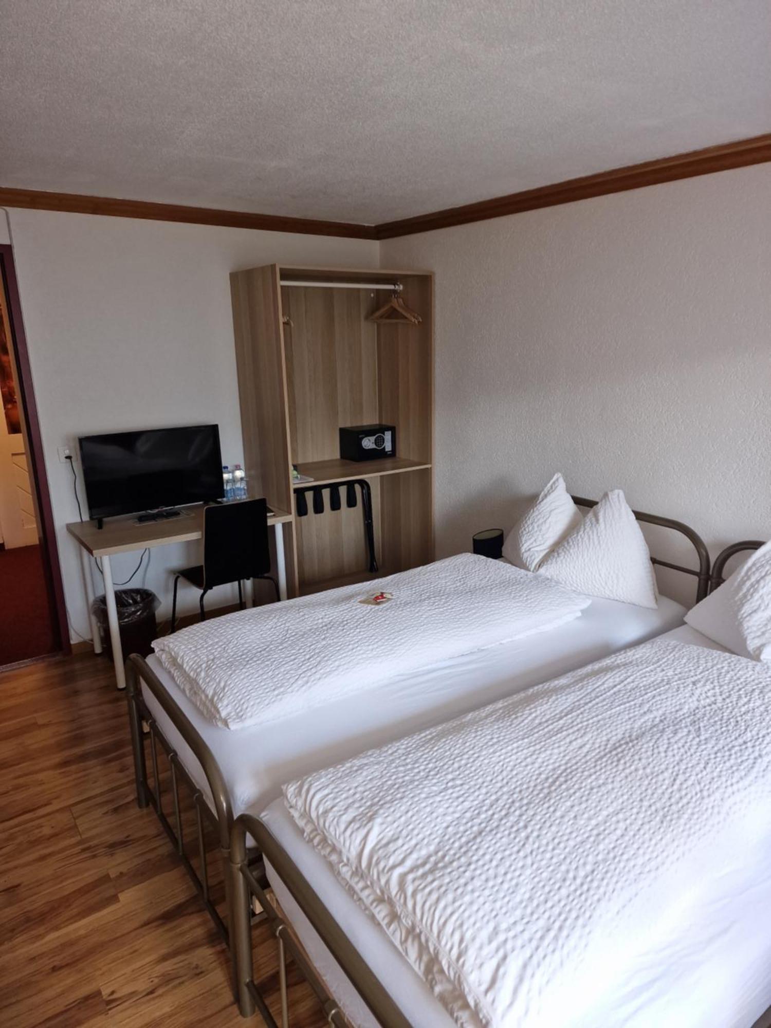 Hotel Alpha Тун Экстерьер фото