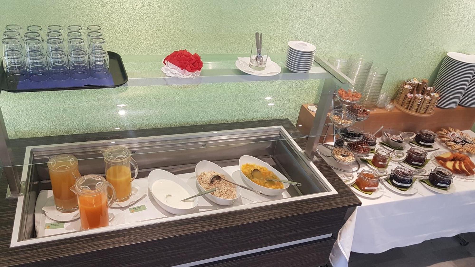 Hotel Alpha Тун Экстерьер фото